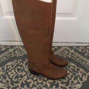 Tall leather boots. Side buckle